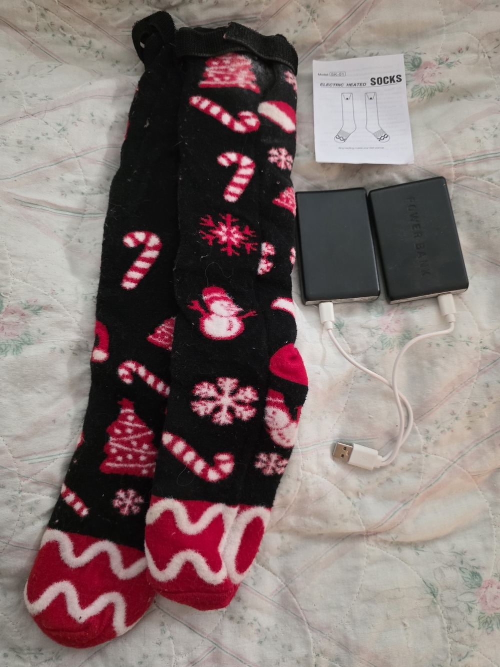 Heated Holiday Patterned Socks - Black and Red